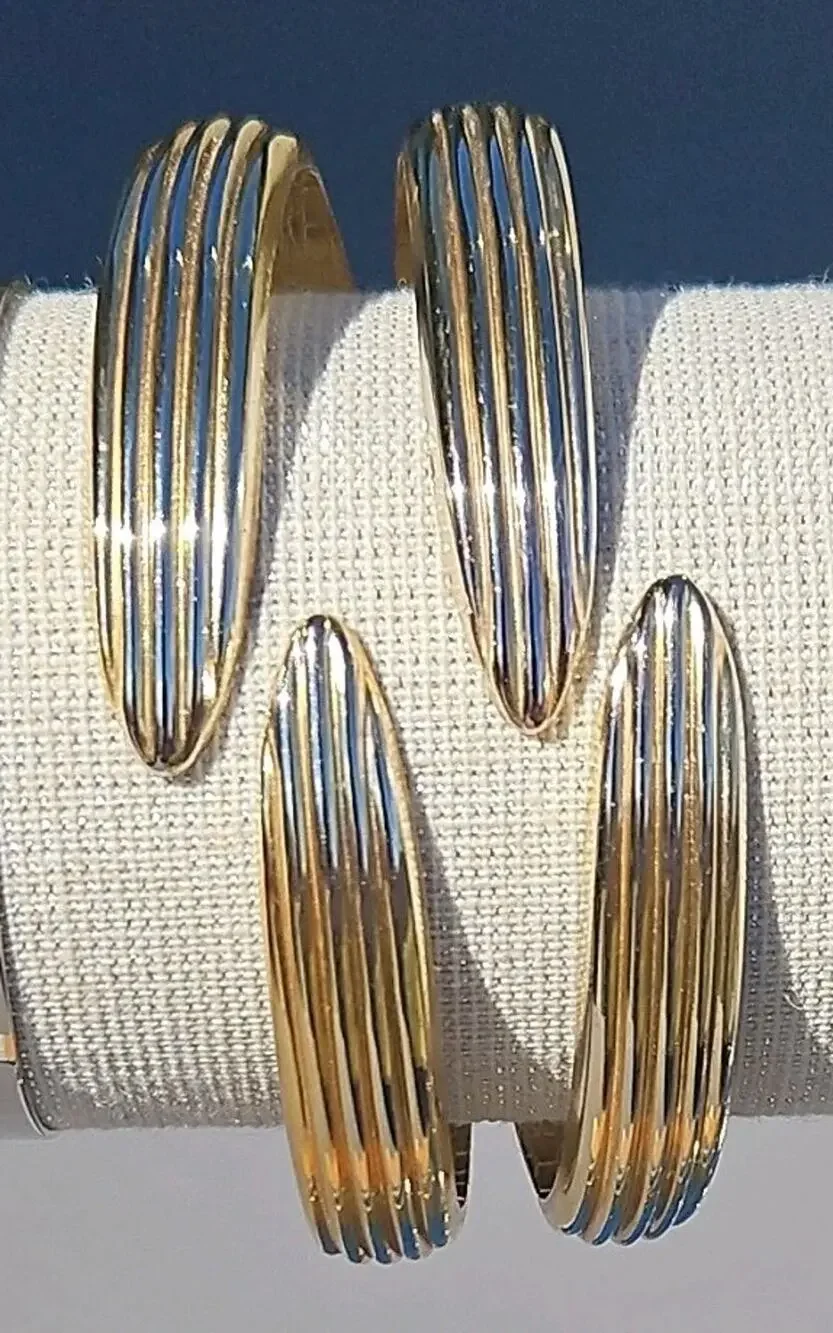 Vintage Gold Tone Hinged Cuff Grooved Design